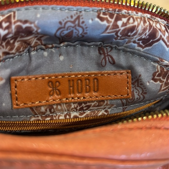Hobo retired Moon lava leather Round Crossbody Bag - Picture 8 of 13